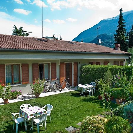 Casa Facchinetti Yellow Apartment Malcesine Bagian luar foto