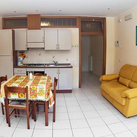 Casa Facchinetti Yellow Apartment Malcesine Bagian luar foto